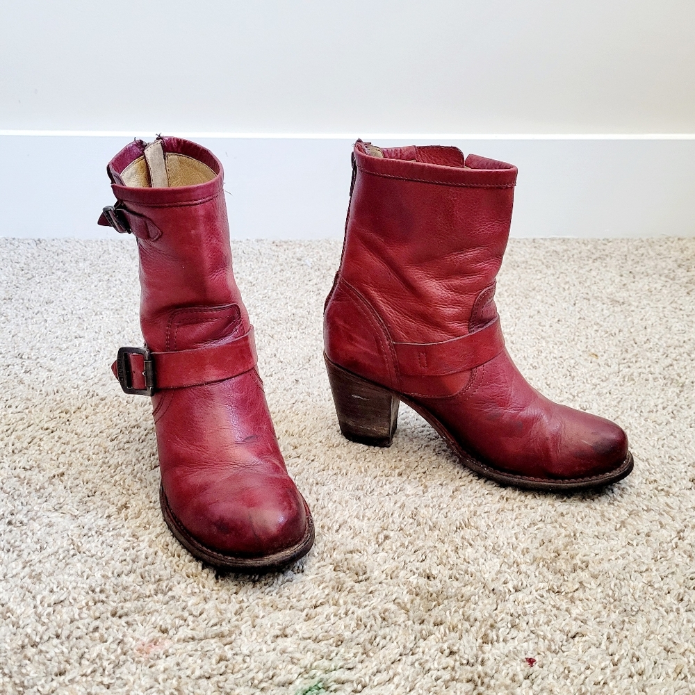Frye Women's Karla Engineer Short Boot in Burnt Red Old Town - Picture 2 of 9
